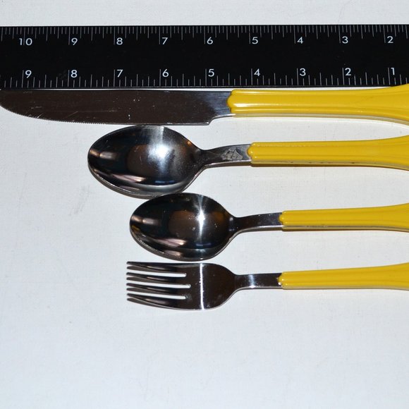 Vintage Northland Utensils 13 Pieces Made In Japan Yellow Handles Dinnerware - Picture 6 of 6
